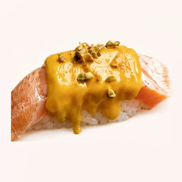Flambéed Salmon Nigiri (2 pcs)
