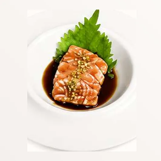 Salmon Tataki with Pistachio (4 pcs)